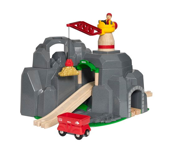 BRIO Crane & Mountain Tunnel