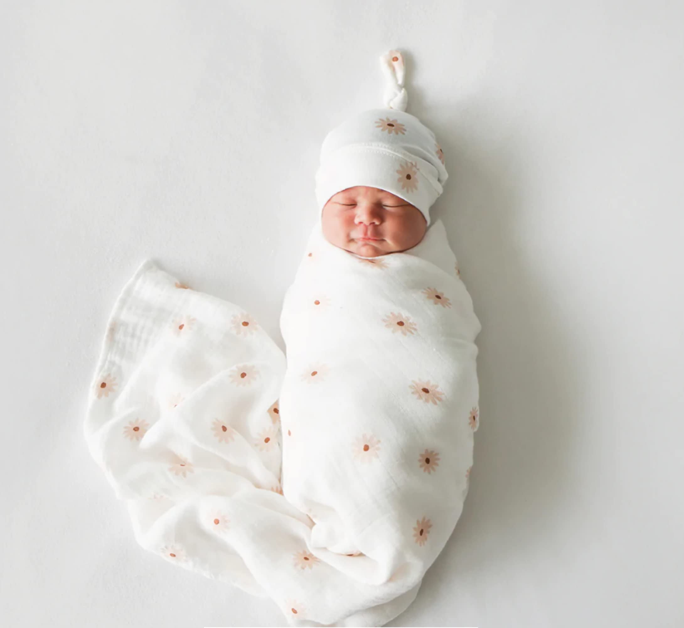 Daisies Newborn Hat & Swaddle Set