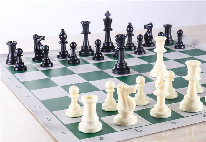 Basic Club Chess Set w/ Rollup Board
