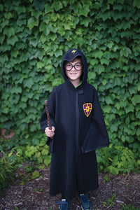 Wizard Cloak and Glasses 7/8