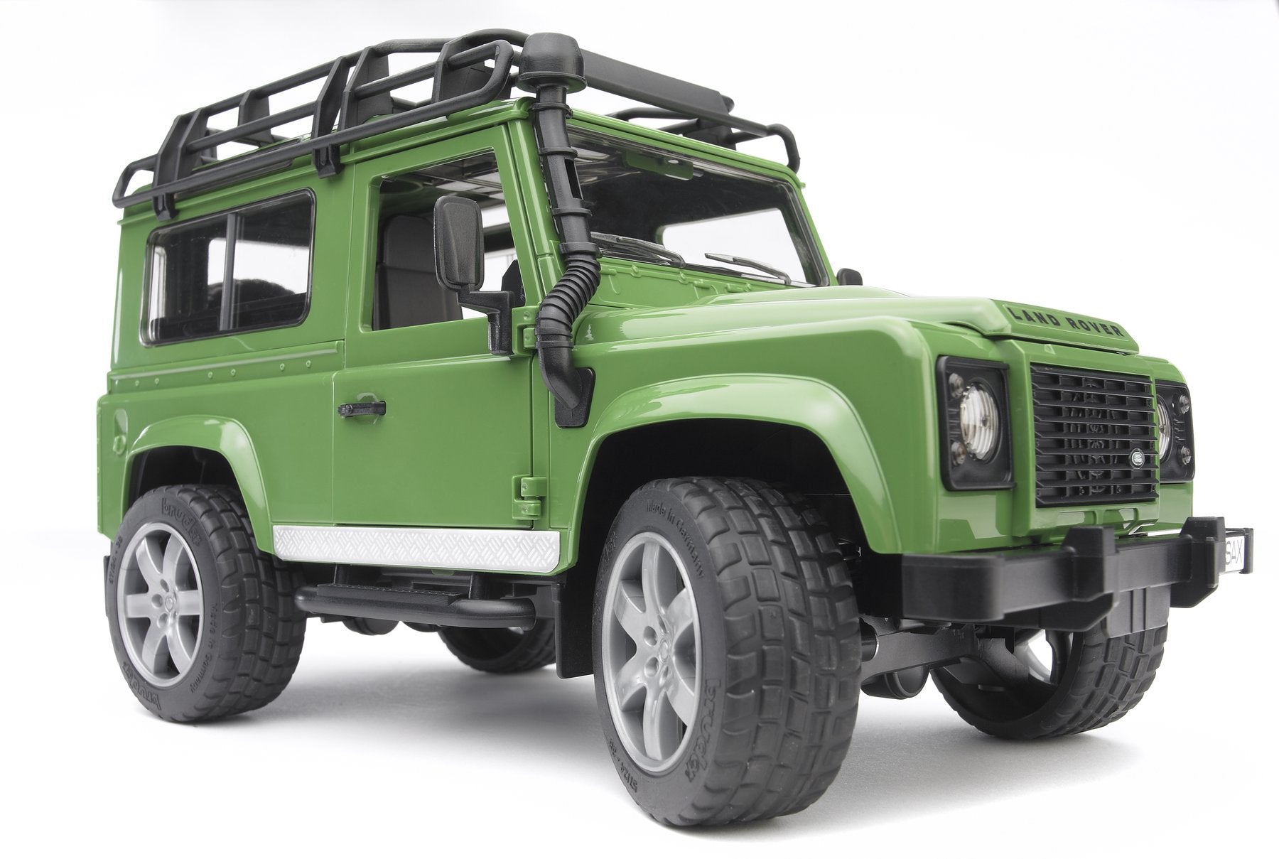 Bruder 02587 Land Rover Defender Wagon